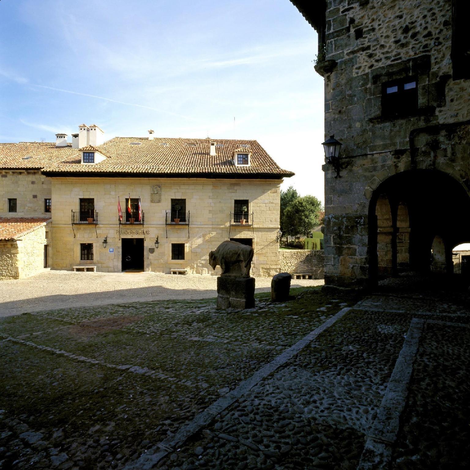 Parador De Santillana Gil Blas Hotel Santillana del Mar Exterior photo