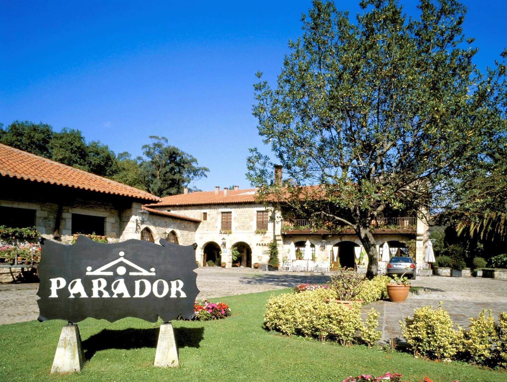 Parador De Santillana Gil Blas Hotel Santillana del Mar Exterior photo