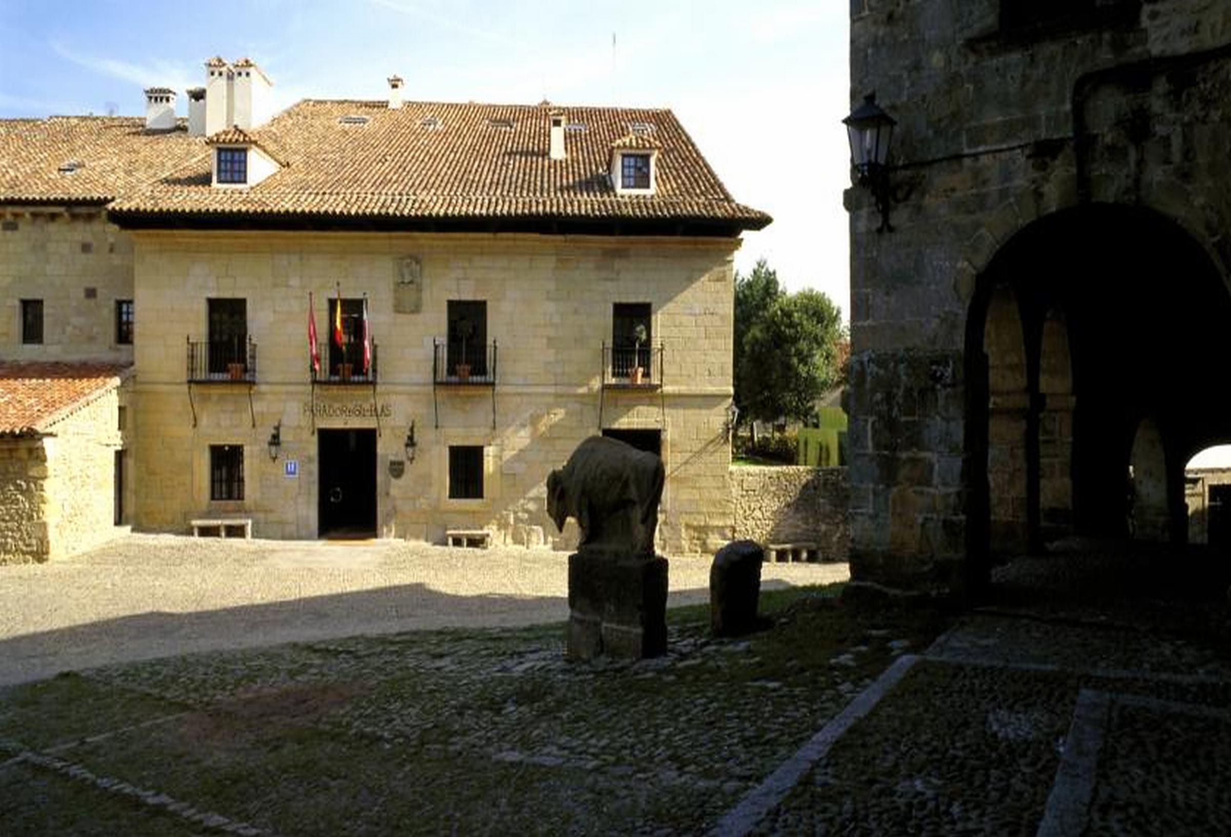 Parador De Santillana Gil Blas Hotel Santillana del Mar Exterior photo